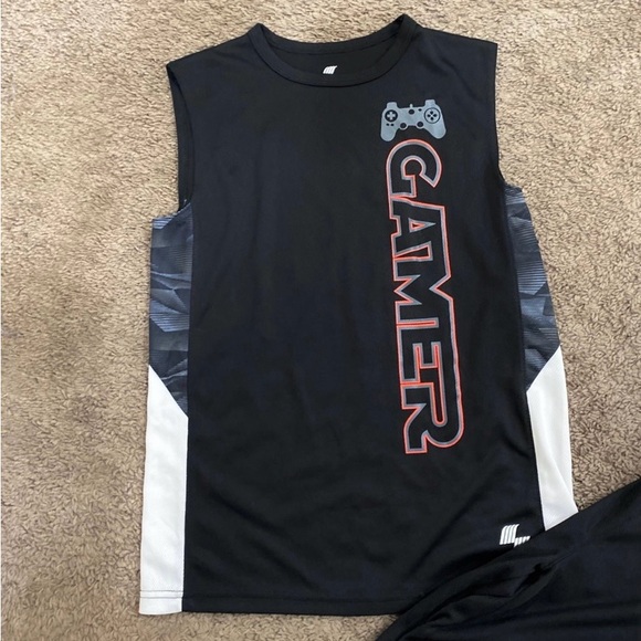 Boys Children’s Place Activewear Gamer set size 10/12 - Picture 4 of 6